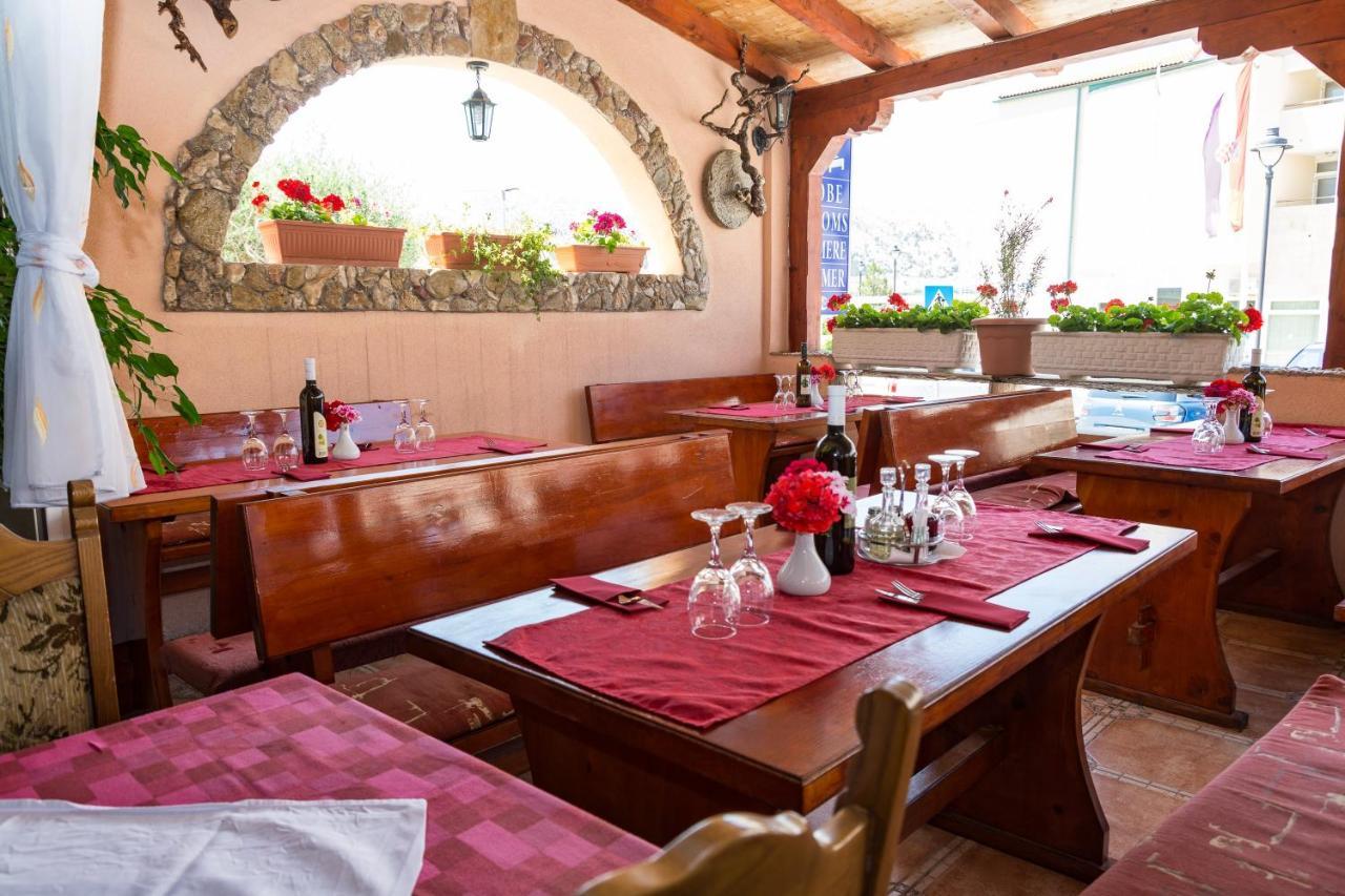 Bed And Breakfast Taverna Miskovic Pag Town Exteriér fotografie