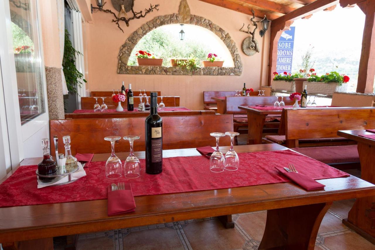 Bed And Breakfast Taverna Miskovic Pag Town Exteriér fotografie